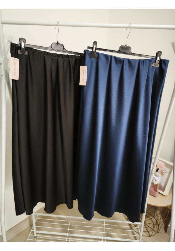 Falda satinada grande