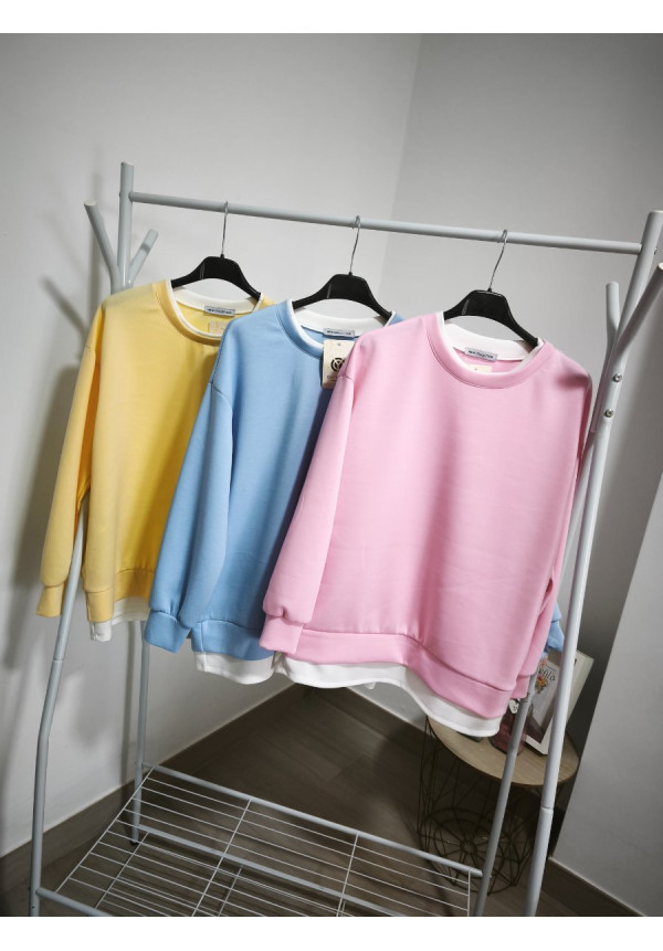 Sudadera bajo camiseta