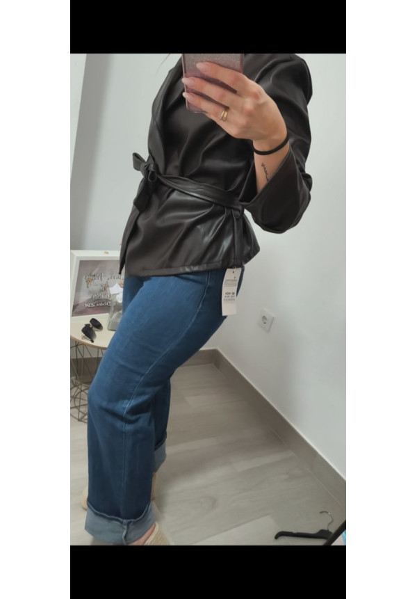 Chaqueta corta polipiel chocolate