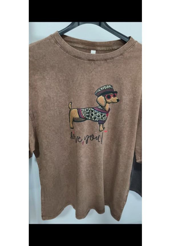 Camiseta a la piedra perro salchicha 