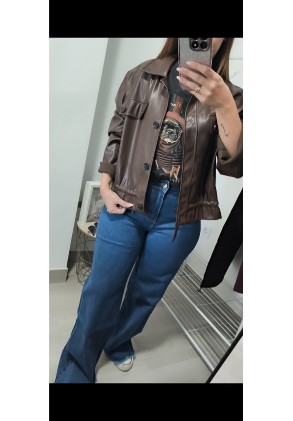 Chaqueta polipiel botones