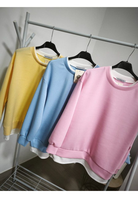Sudadera bajo camiseta