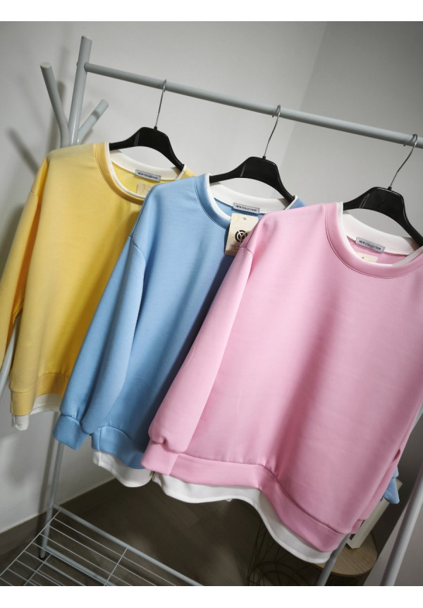 Sudadera bajo camiseta