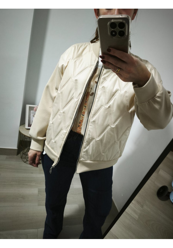 Bomber acolchada beig